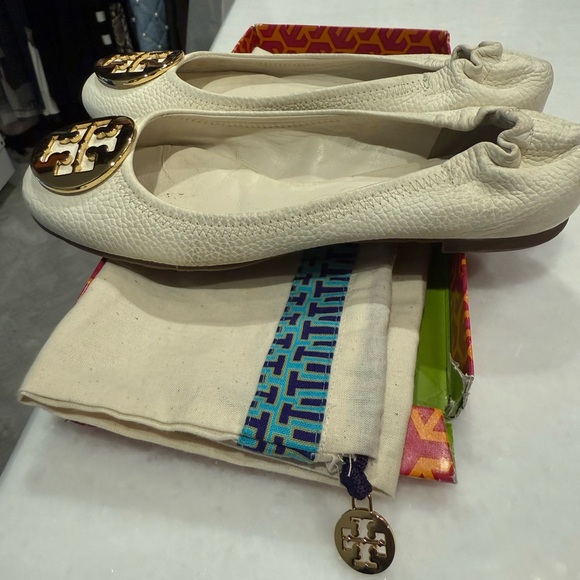 Tory Burch Reva Cream Gold Flats - Picture 4 of 5